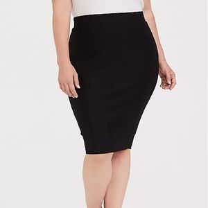 Brand new Torrid ponte pencil skirt 4x